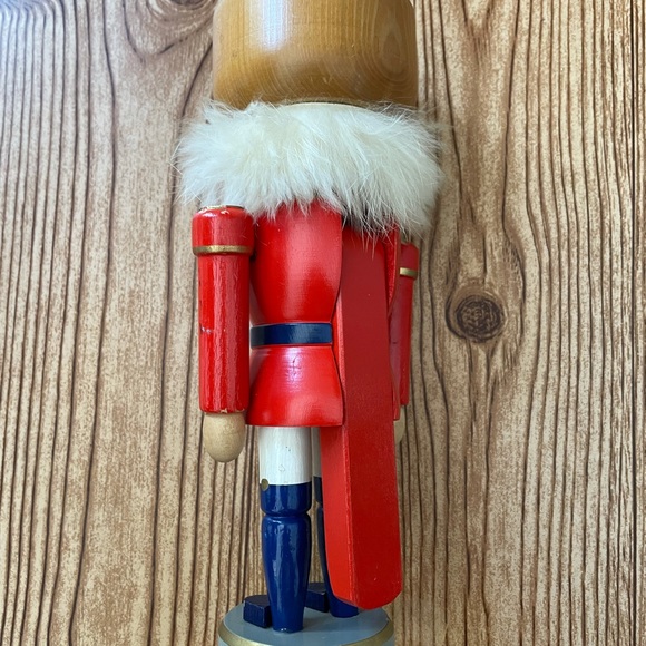 German Nutcracker - Picture 3 of 4